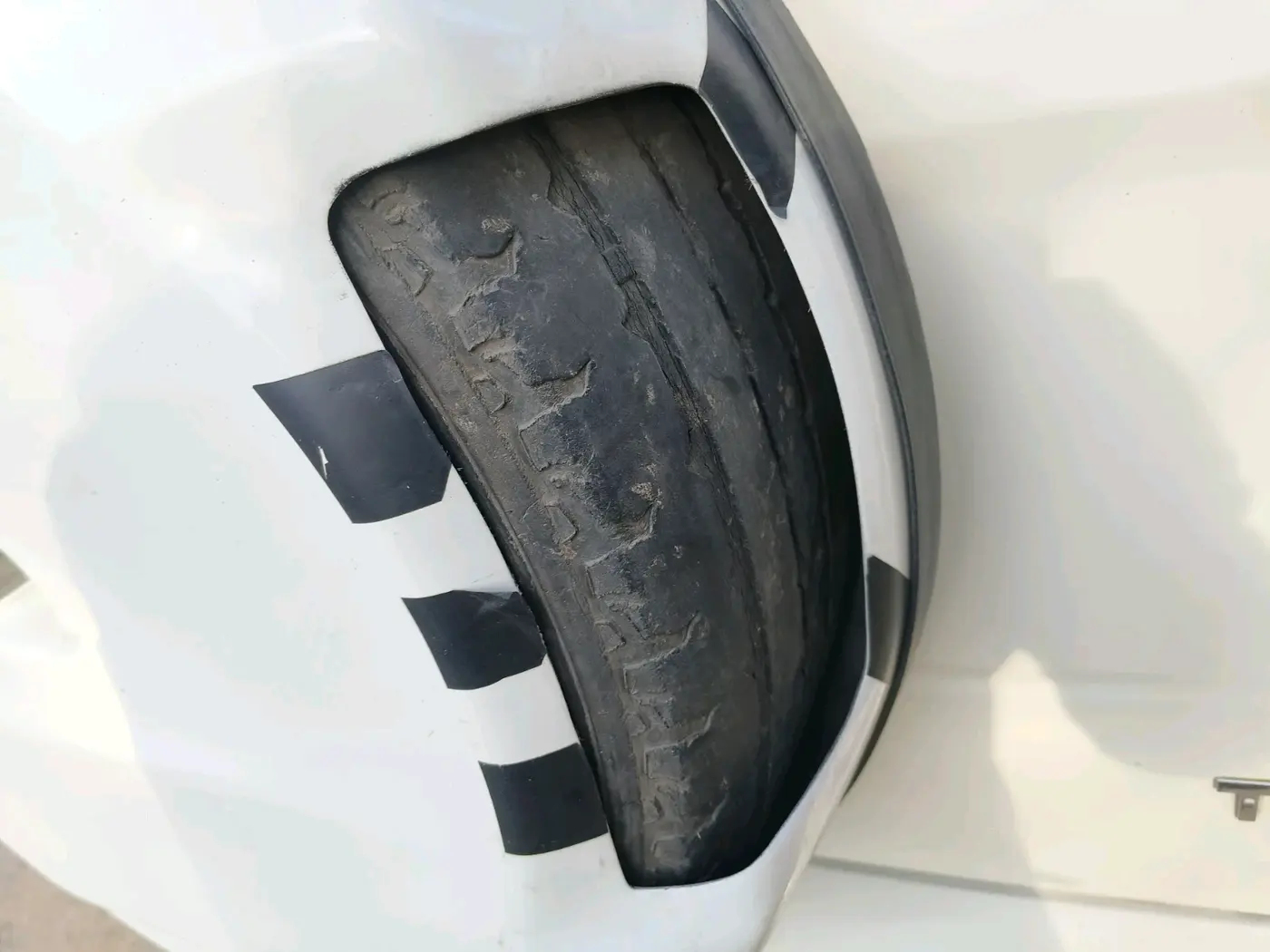 2016 Mahindra TUV300 T8, Diesel, Manual, 95,174 km, tyre
