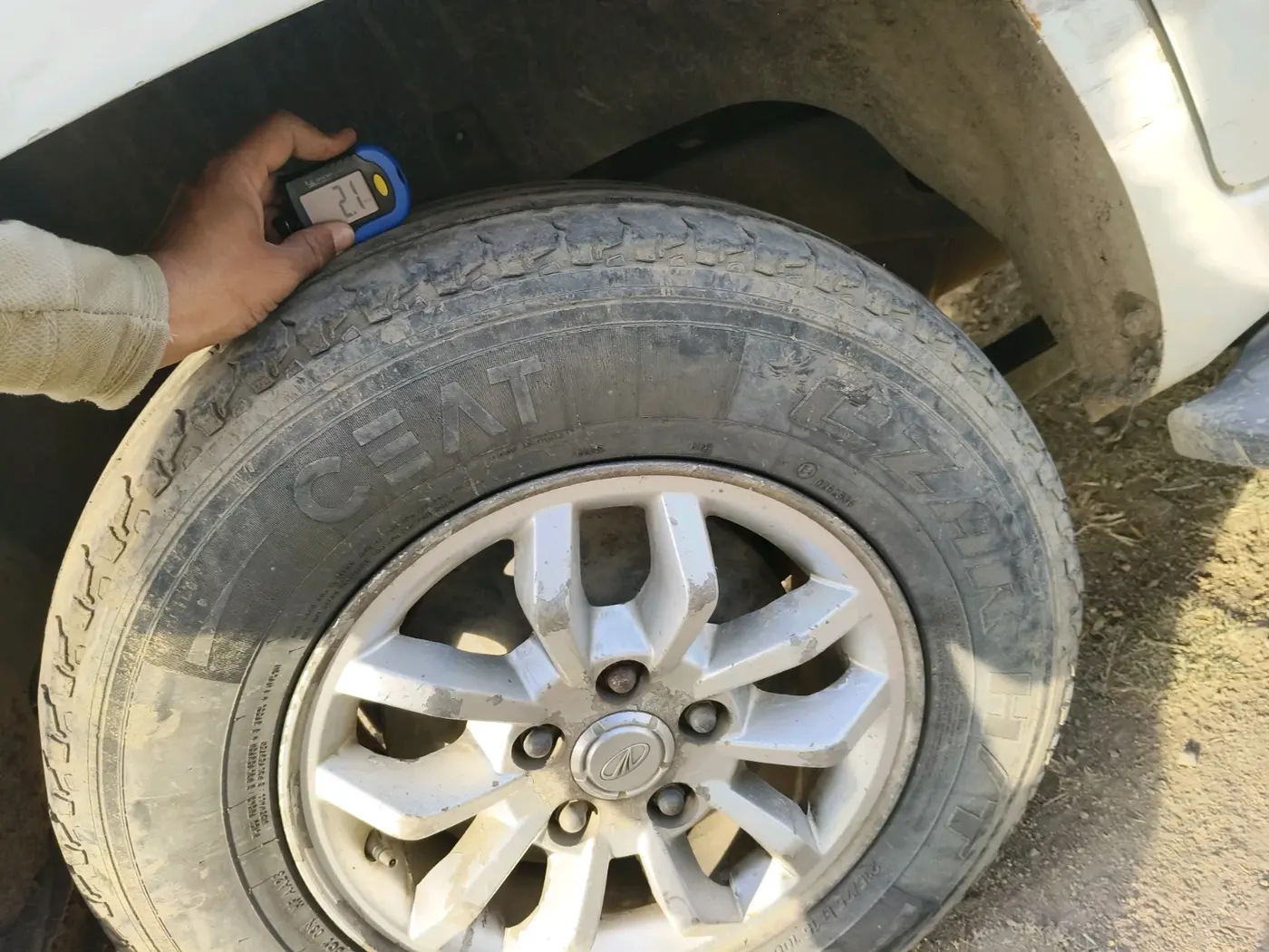 2016 Mahindra TUV300 T8, Diesel, Manual, 95,174 km, tyre