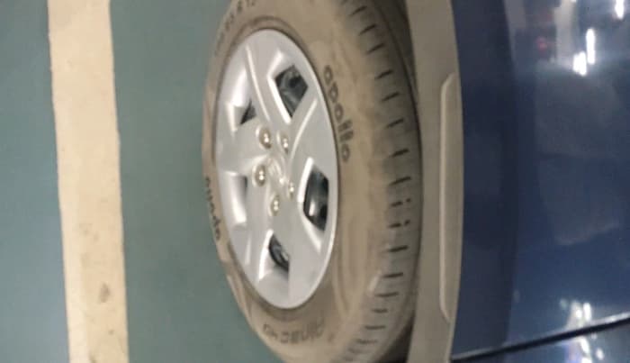 2022 Hyundai VENUE S+ 1.2, Petrol, Manual, 64,307 km, tyre