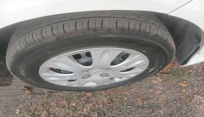 2016 Honda Amaze 1.2L I-VTEC SX, Petrol, Manual, 1,68,649 km, tyre