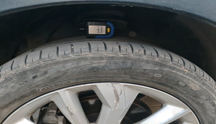 2020 Mahindra XUV300 W8 1.5 DIESEL, Diesel, Manual, 99,856 km, tyre