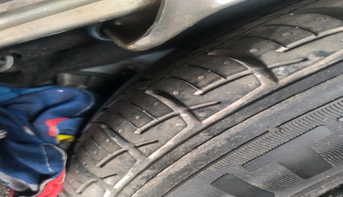 2019 Maruti Baleno ALPHA PETROL 1.2, CNG, Manual, 77,398 km, tyre