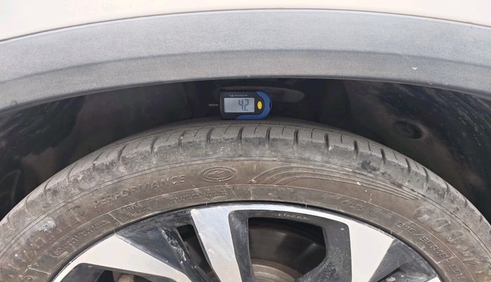 2023 MG HECTOR PLUS SAVVY PRO 1.5 TURBO CVT 7 STR, Petrol, Automatic, 50,136 km, tyre