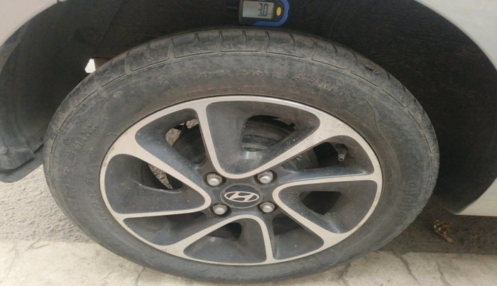 2017 Hyundai Grand i10 ASTA 1.2 KAPPA VTVT, Petrol, Manual, 40,601 km, tyre