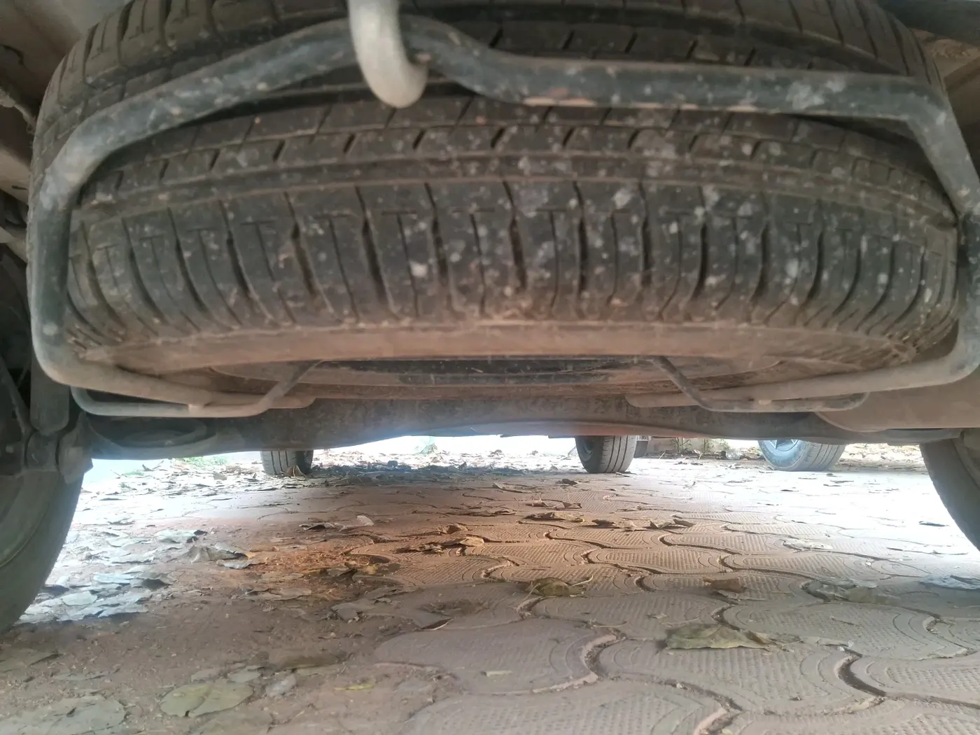 2025 Maruti Ertiga VXI CNG, CNG, Manual, 32,677 km, tyre