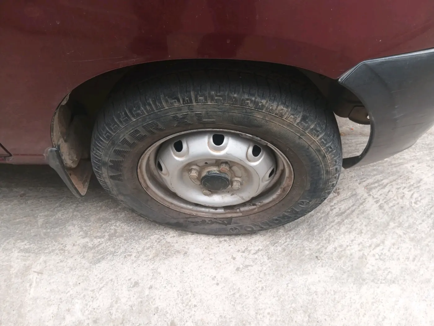 2008 Maruti Alto LXI, Petrol, Manual, 49,423 km, tyre