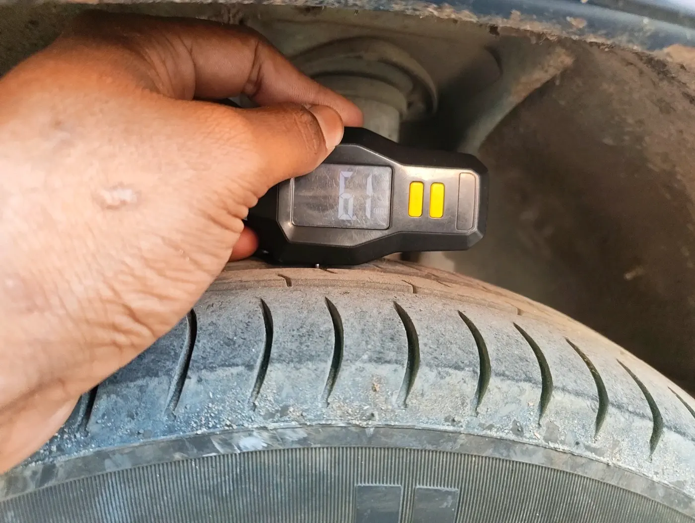 2017 Maruti Omni 5 STR, CNG, Manual, 63,032 km, tyre