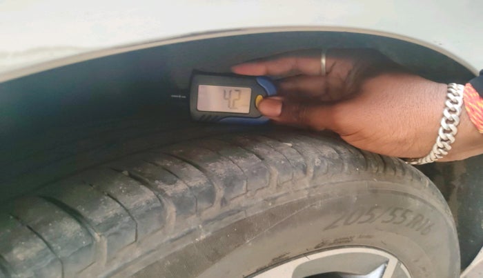 2022 Skoda SLAVIA STYLE 1.0L TSI MT, Petrol, Manual, 34,212 km, tyre