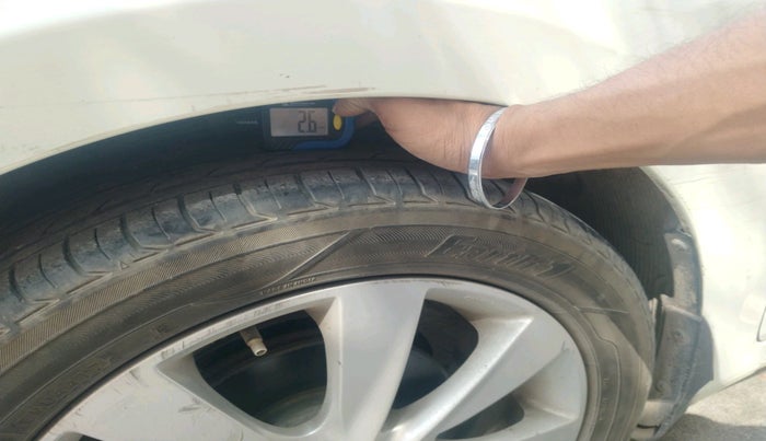 2011 Hyundai Verna FLUIDIC 1.6 VTVT SX, Petrol, Manual, 1,09,076 km, tyre