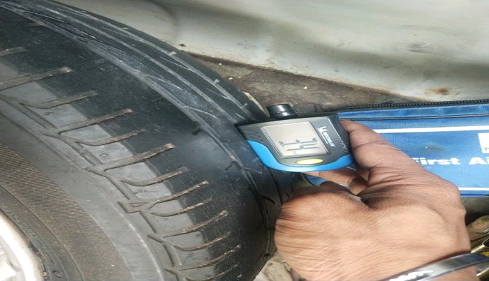 2011 Hyundai Verna FLUIDIC 1.6 VTVT SX, Petrol, Manual, 1,09,076 km, tyre