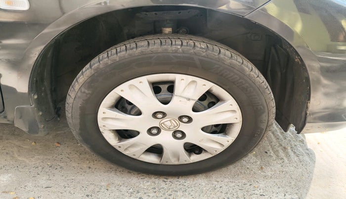 2017 Honda Amaze 1.2L I-VTEC S, Petrol, Manual, 1,10,137 km, tyre