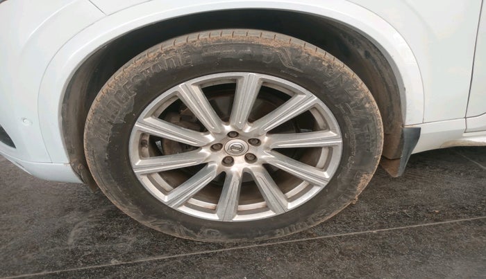 2016 Volvo XC 90 D5 Inscription, Diesel, Automatic, 1,81,624 km, tyre