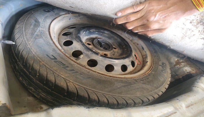 2016 Ford Figo Aspire TREND 1.2 PETROL, Petrol, Manual, 81,208 km, tyre