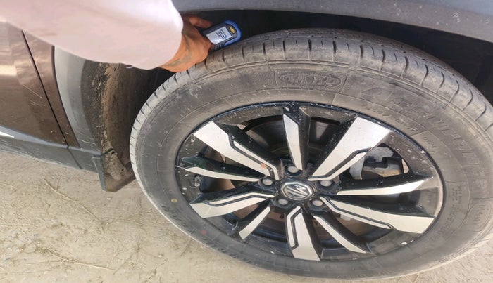 2020 MG HECTOR PLUS SHARP 1.5 PETROL TURBO DCT 6-STR, Petrol, Automatic, 82,528 km, tyre