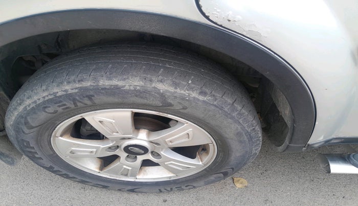 2012 Mahindra XUV500 W8, Diesel, Manual, 2,41,969 km, tyre