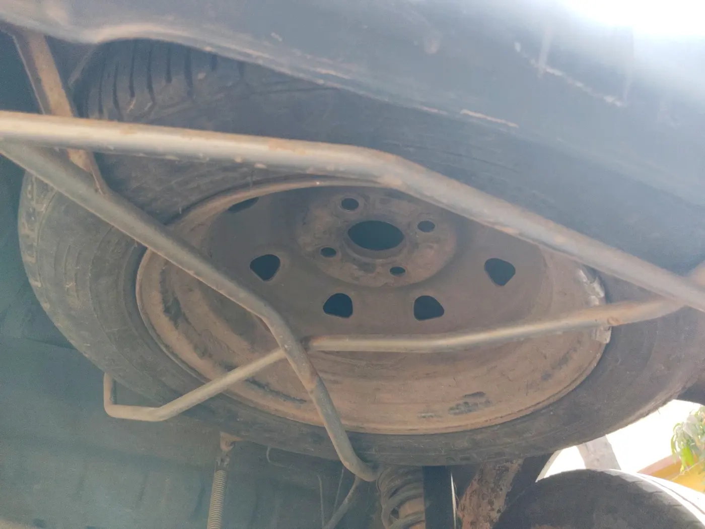 2014 Maruti Eeco 7 STR, Petrol, Manual, 96,435 km, tyre