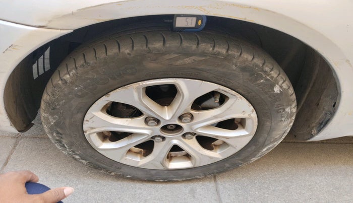 2010 Ford Fiesta SXI 1.4 DIESEL, Diesel, Manual, 1,51,317 km, tyre