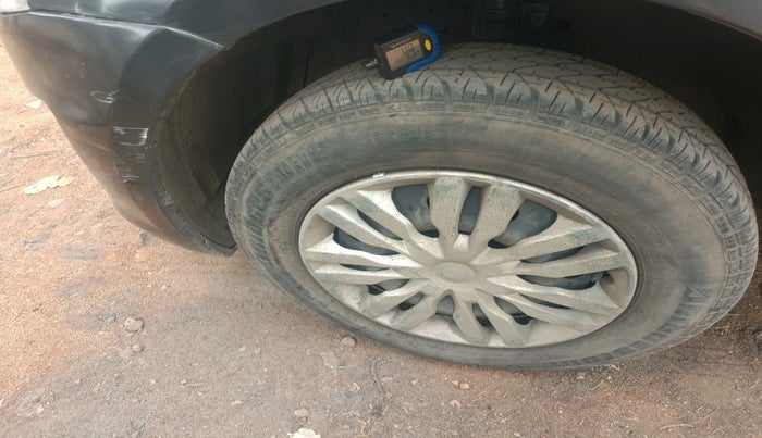 2016 Maruti Swift VXI, Petrol, Manual, 86,463 km, tyre