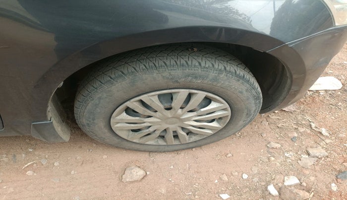 2016 Maruti Swift VXI, Petrol, Manual, 86,463 km, tyre