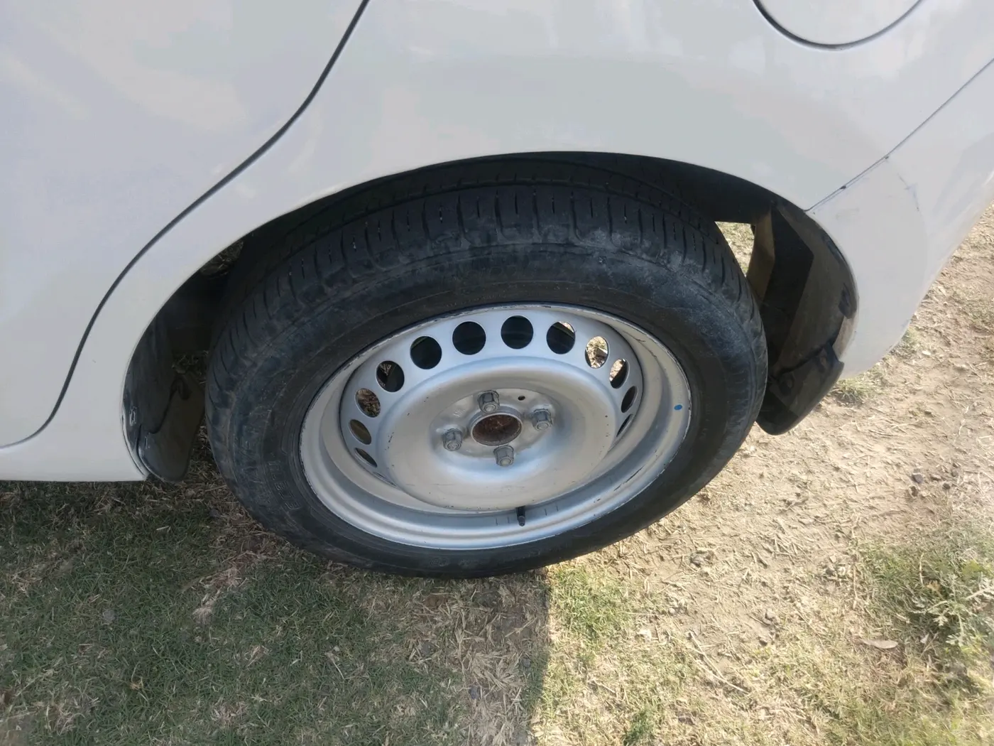 2023 Maruti Swift LXI, Petrol, Manual, 40,034 km, tyre