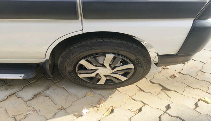 2020 Maruti Eeco 5 STR WITH A/C+HTR, CNG, Manual, 2,07,264 km, tyre