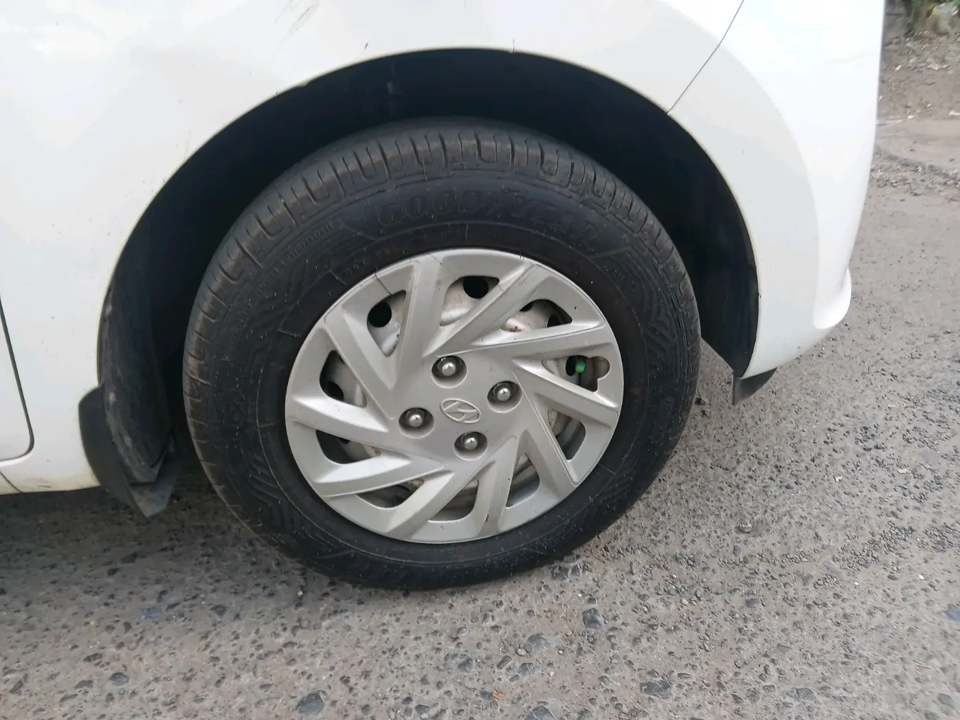 2018 Hyundai NEW SANTRO MAGNA CNG, CNG, Manual, 1,03,322 km, tyre