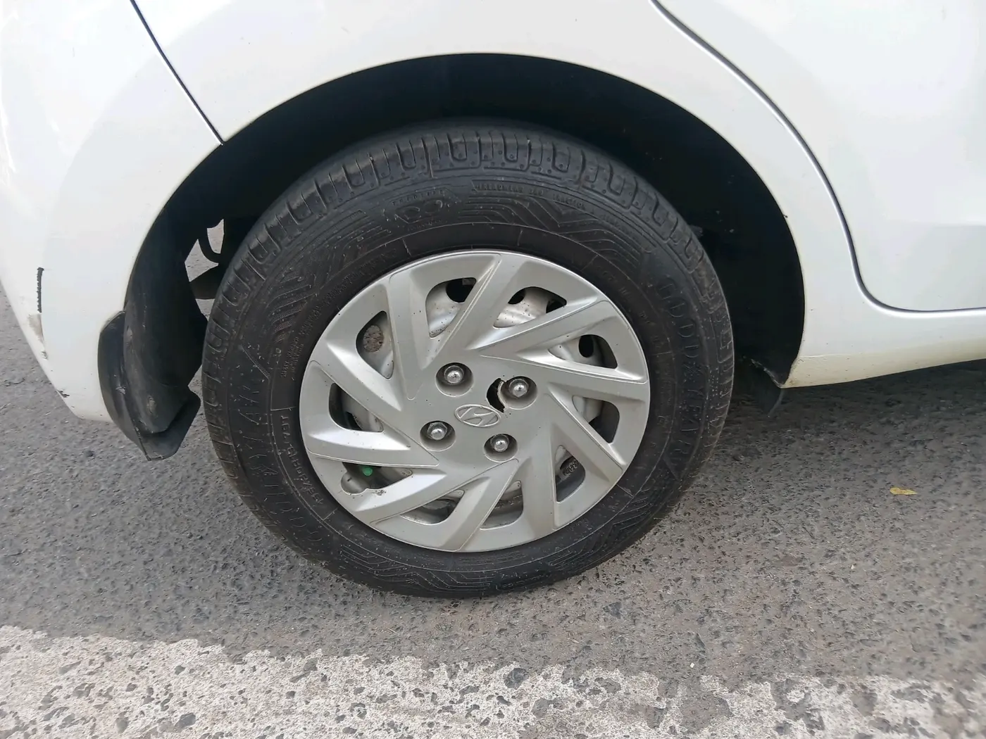 2018 Hyundai NEW SANTRO MAGNA CNG, CNG, Manual, 1,03,322 km, tyre