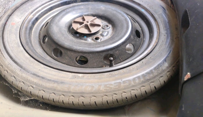 2017 Maruti IGNIS ZETA 1.2, Petrol, Manual, 74,379 km, tyre