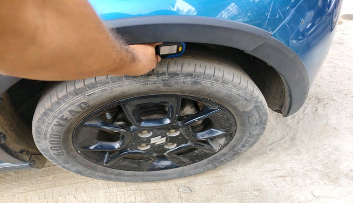 2017 Maruti IGNIS ZETA 1.2, Petrol, Manual, 74,379 km, tyre