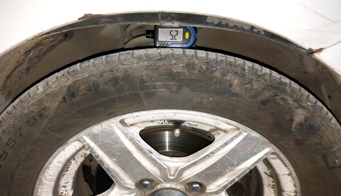 2015 Hyundai i10 MAGNA 1.1, CNG, Manual, 1,05,278 km, tyre