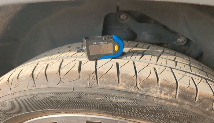 2021 Tata Harrier XZA PLUS 2.0L, Diesel, Automatic, 1,22,348 km, tyre