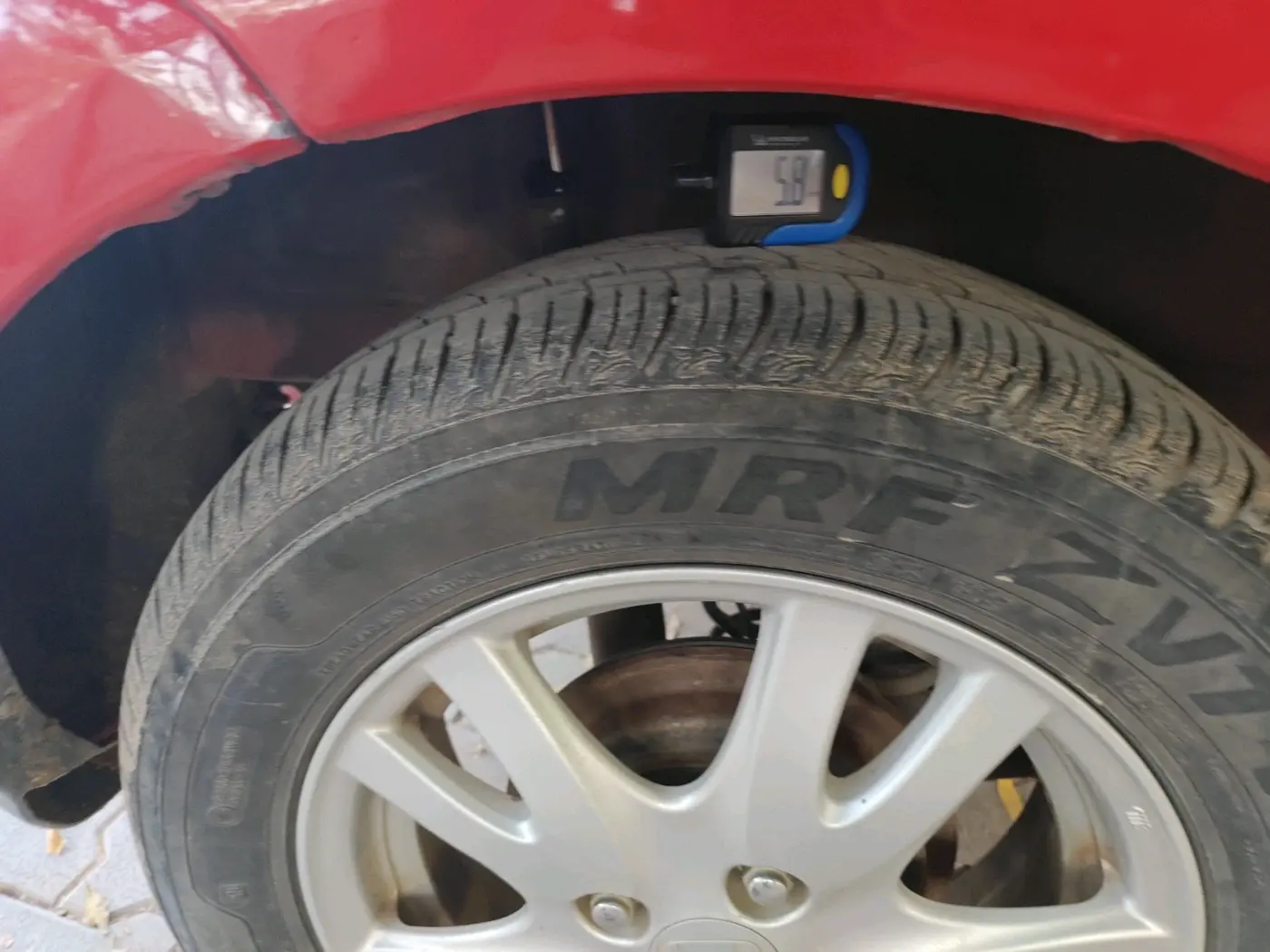 2012 Honda Brio V MT, Petrol, Manual, 86,839 km, tyre