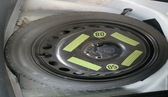 2014 Audi A4 2.0 TDI Multitronic, Diesel, Automatic, 1,40,361 km, tyre