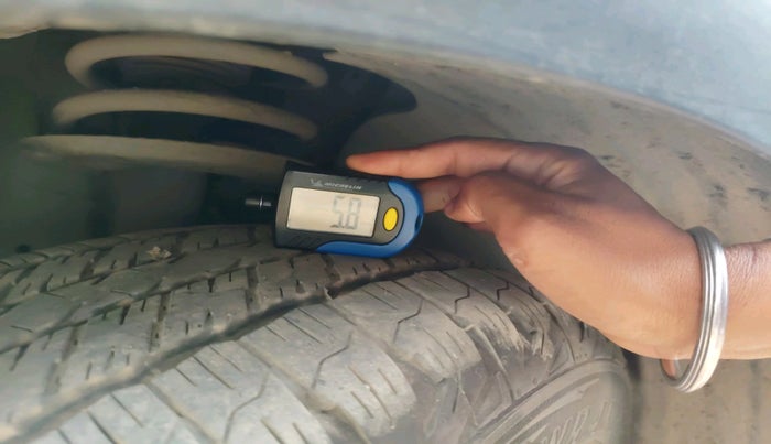 2019 Mahindra XUV500 W7 AT, Diesel, Automatic, 1,65,947 km, tyre