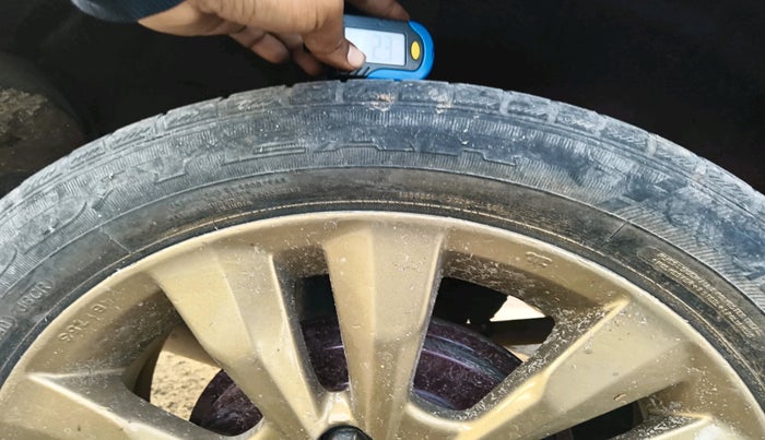 2012 Honda City 1.5L I-VTEC V MT SUNROOF, Petrol, Manual, 1,11,351 km, tyre