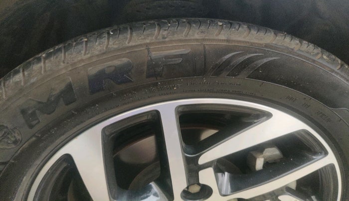 2024 Mahindra XUV 3XO AX5L 1.2 TGDi AT, Petrol, Automatic, 20,163 km, tyre