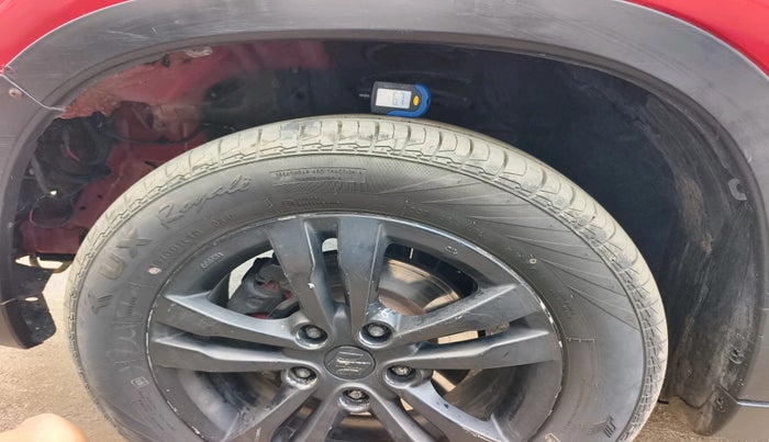 2019 Maruti Vitara Brezza ZDI, Diesel, Manual, 1,40,201 km, tyre