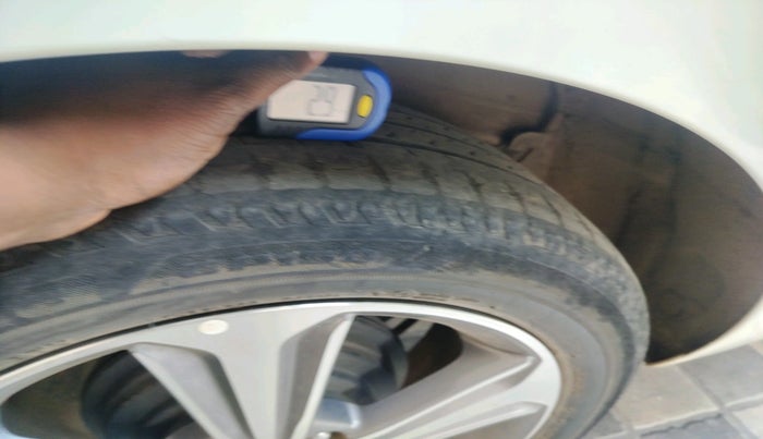 2019 Hyundai Verna 1.6 VTVT SX, Petrol, Manual, 41,287 km, tyre