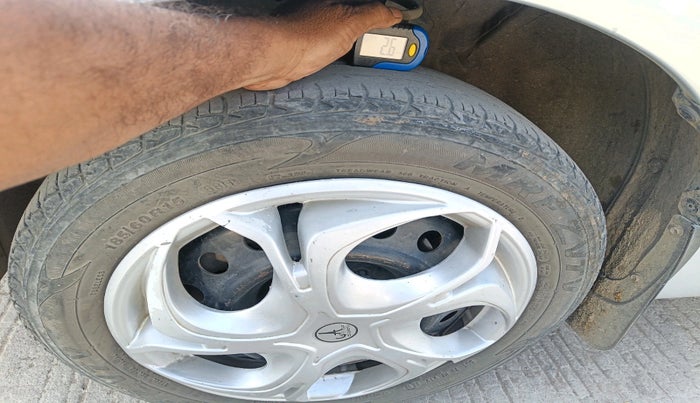 2013 Toyota Etios G, CNG, Manual, 1,66,814 km, tyre