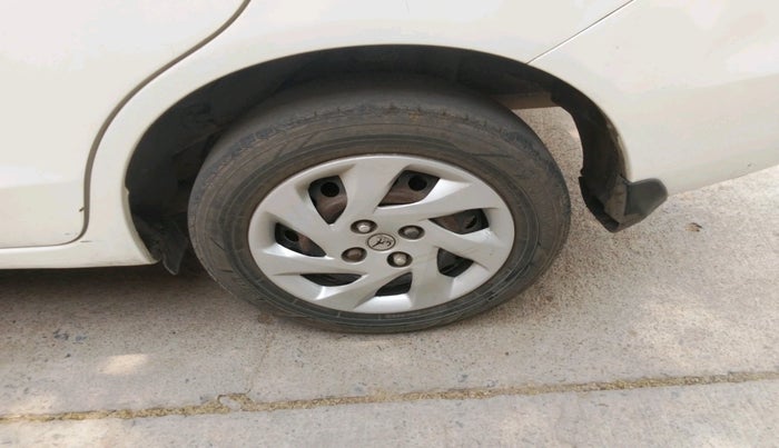 2013 Honda Amaze 1.5L I-DTEC S, Diesel, Manual, 3,02,879 km, tyre