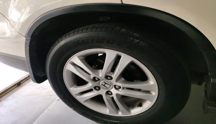 2011 Honda CRV 2.4L 2WD MT, CNG, Manual, 1,46,065 km, tyre