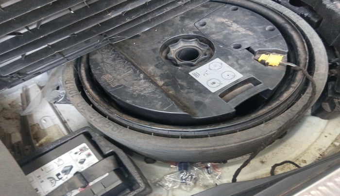 2011 Audi Q7 3.0 TDI QUATTRO, Diesel, Automatic, 1,09,639 km, tyre