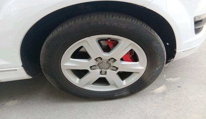 2011 Audi Q7 3.0 TDI QUATTRO, Diesel, Automatic, 1,09,639 km, tyre