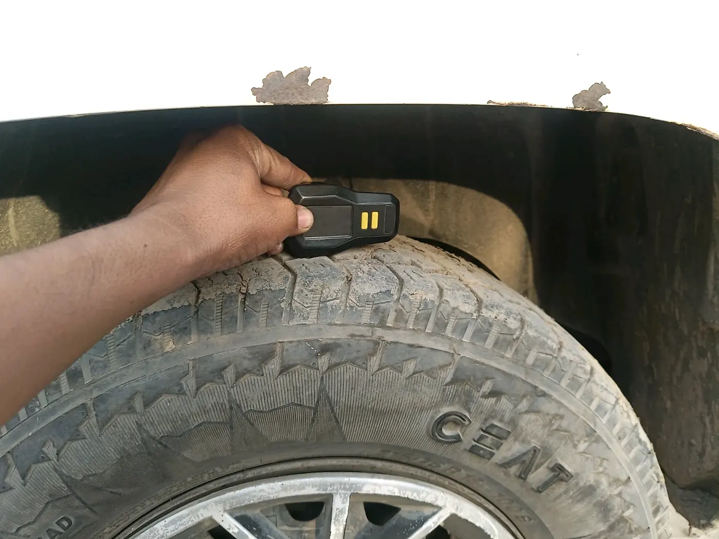 2017 Mahindra TUV300 T6, Diesel, Manual, 97,199 km, tyre