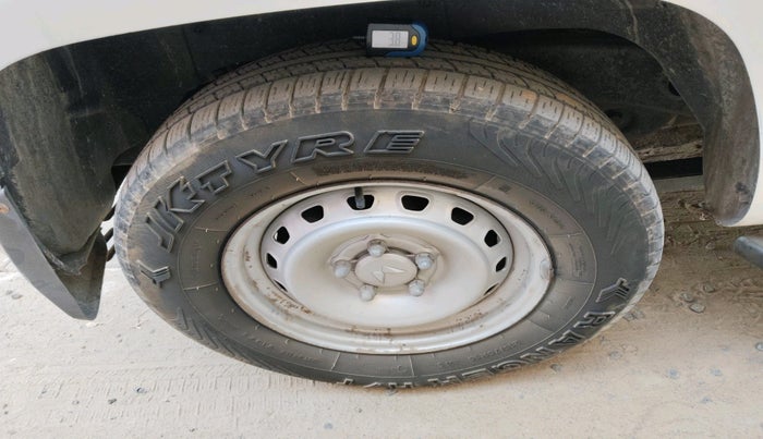 2017 Mahindra TUV300 T8, Diesel, Manual, 1,03,526 km, tyre