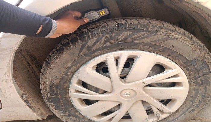 2011 Maruti Swift Dzire VXI, CNG, Manual, 76,814 km, tyre