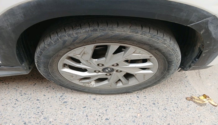 2021 Hyundai Creta SX EXECUTIVE 1.5 PETROL, Petrol, Manual, 51,550 km, tyre