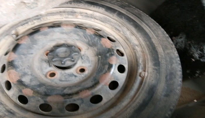 2012 Toyota Etios Liva GD, Diesel, Manual, 1,21,053 km, tyre