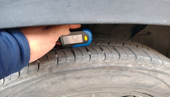 2022 KIA SELTOS HTK PLUS 1.5 IMT, Petrol, Manual, 30,754 km, tyre