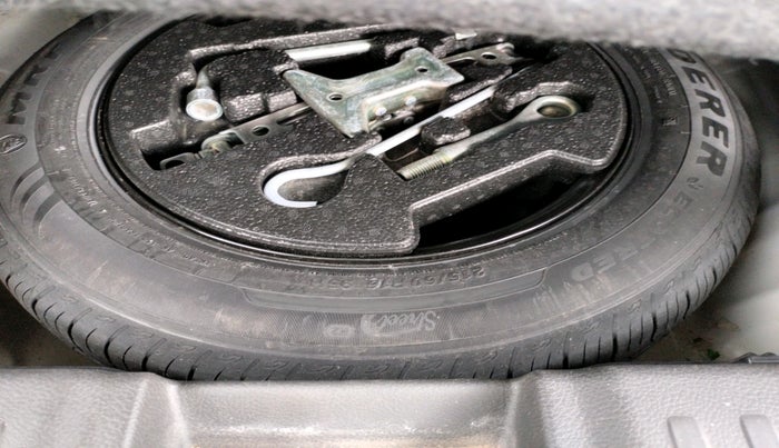 2025 Maruti BREZZA LXI S- CNG, CNG, Manual, 35,186 km, tyre